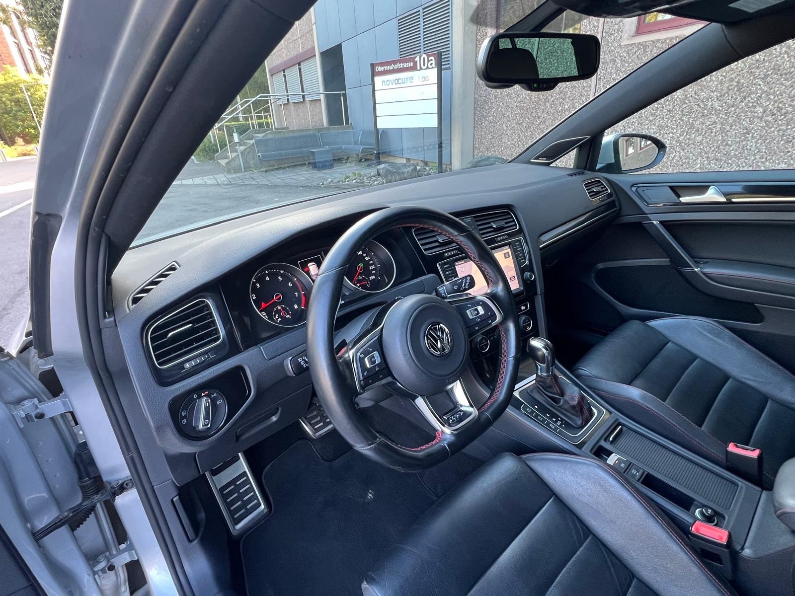 VW Golf 2.0 TSI GTI Performance DSG-image-10