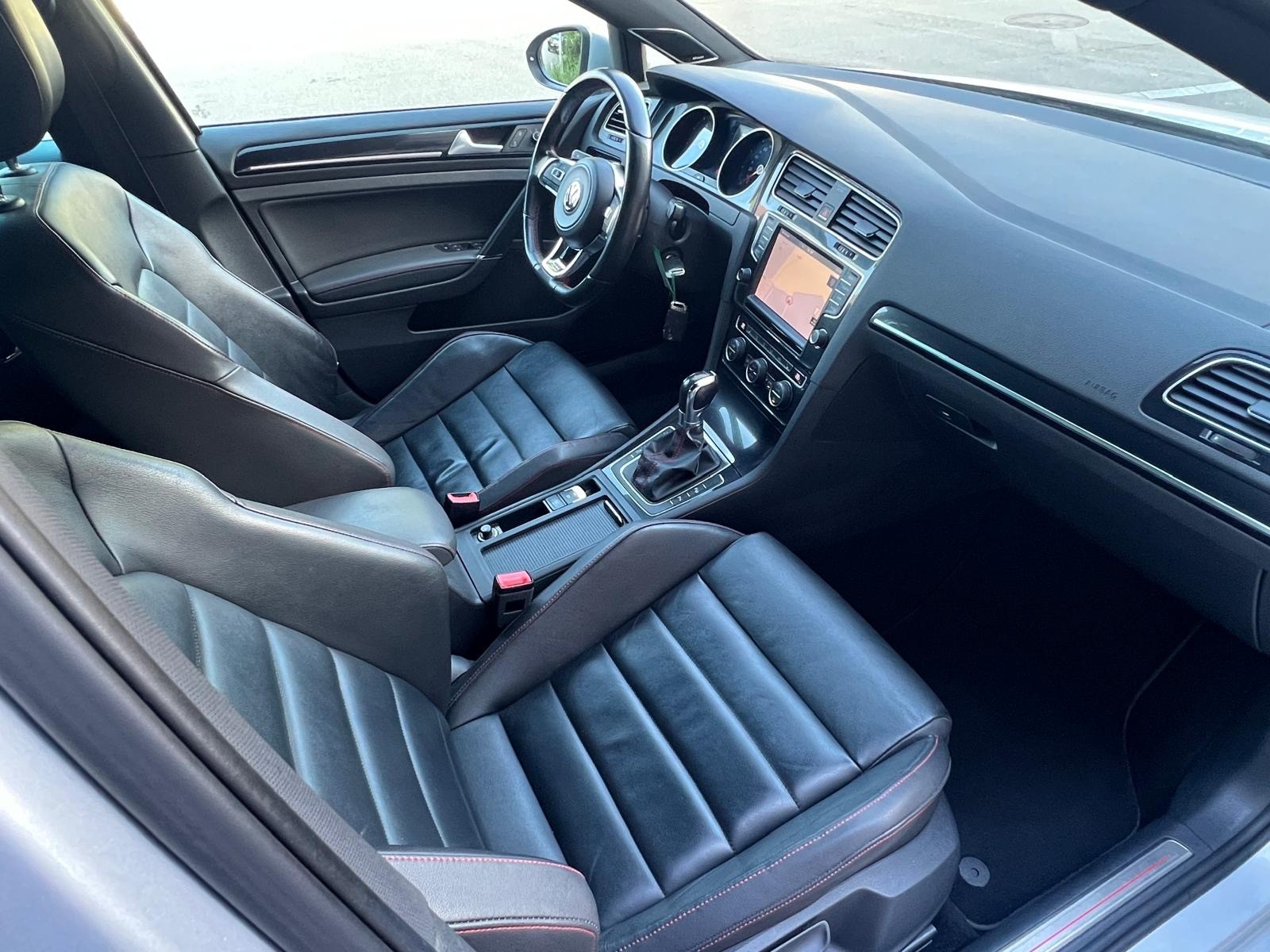 VW Golf 2.0 TSI GTI Performance DSG-image-7