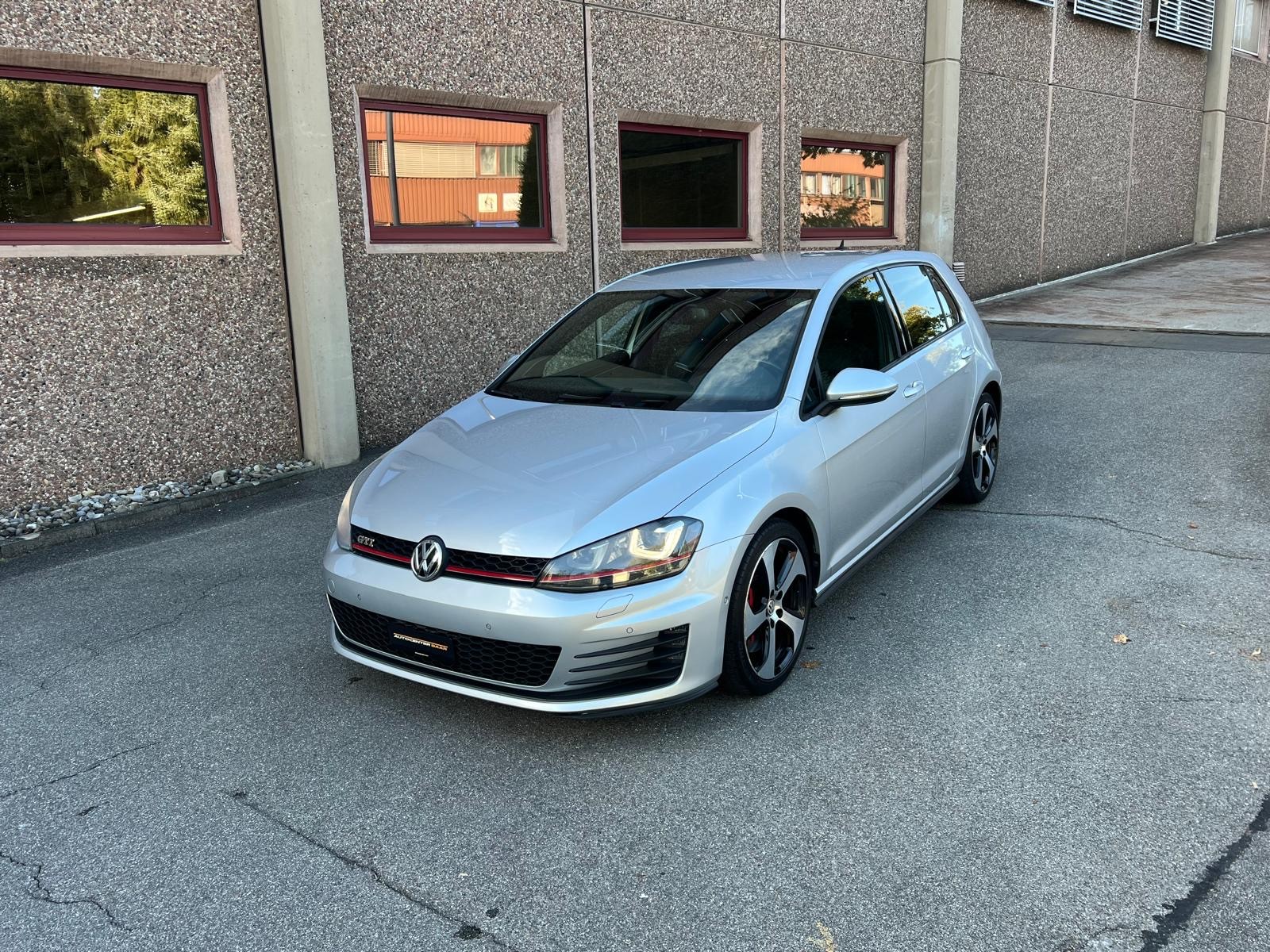 VW Golf 2.0 TSI GTI Performance DSG-image-0