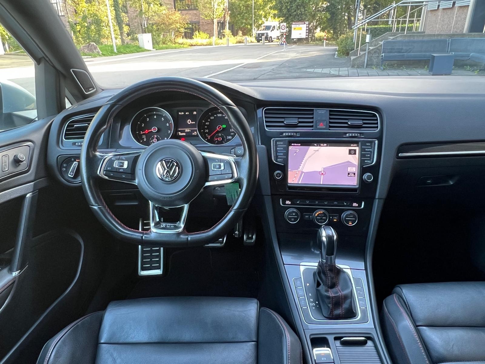 VW Golf 2.0 TSI GTI Performance DSG-image-6