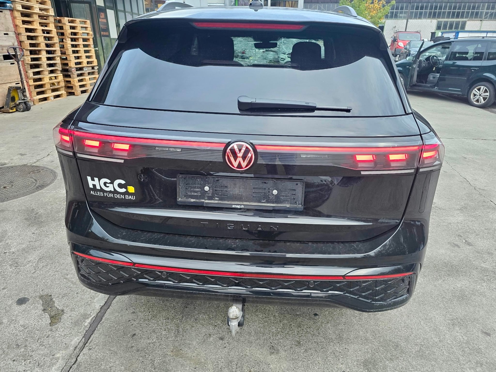 VW Tiguan 2.0 TSI DSG R-Line 4Motion-image-7