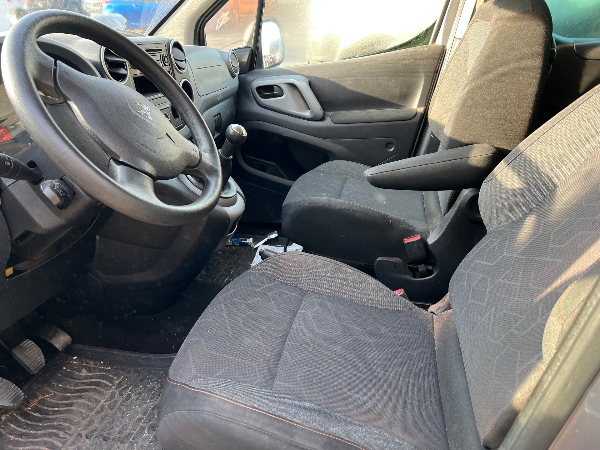 PEUGEOT Partner 1.2 PureTech Active-image-6