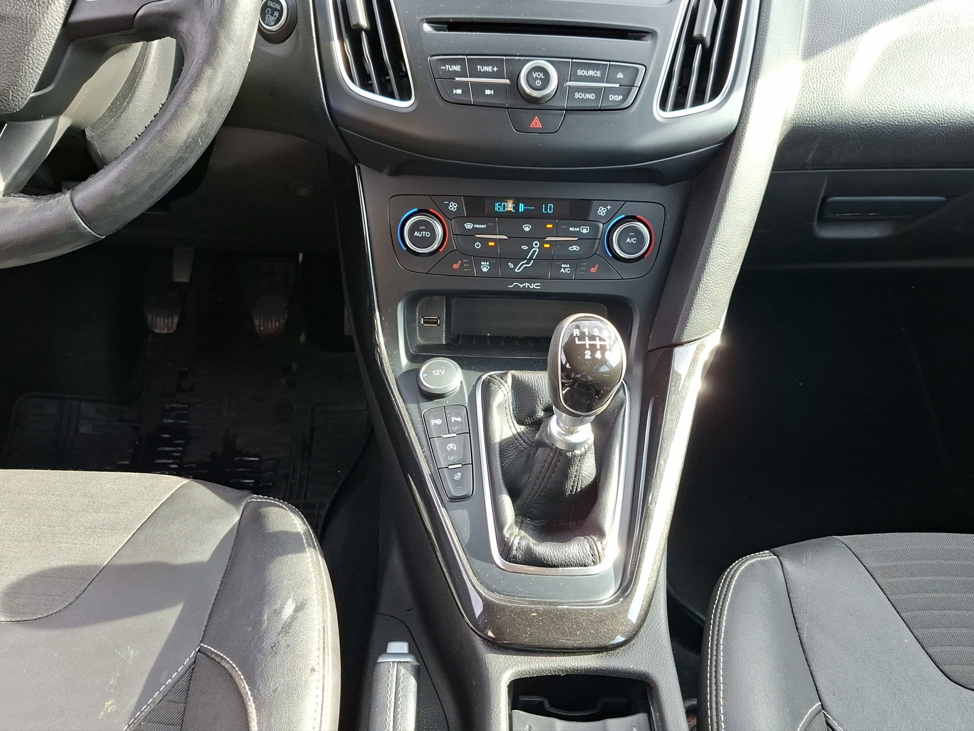 FORD Focus 1.5 SCTi Trend-image-13