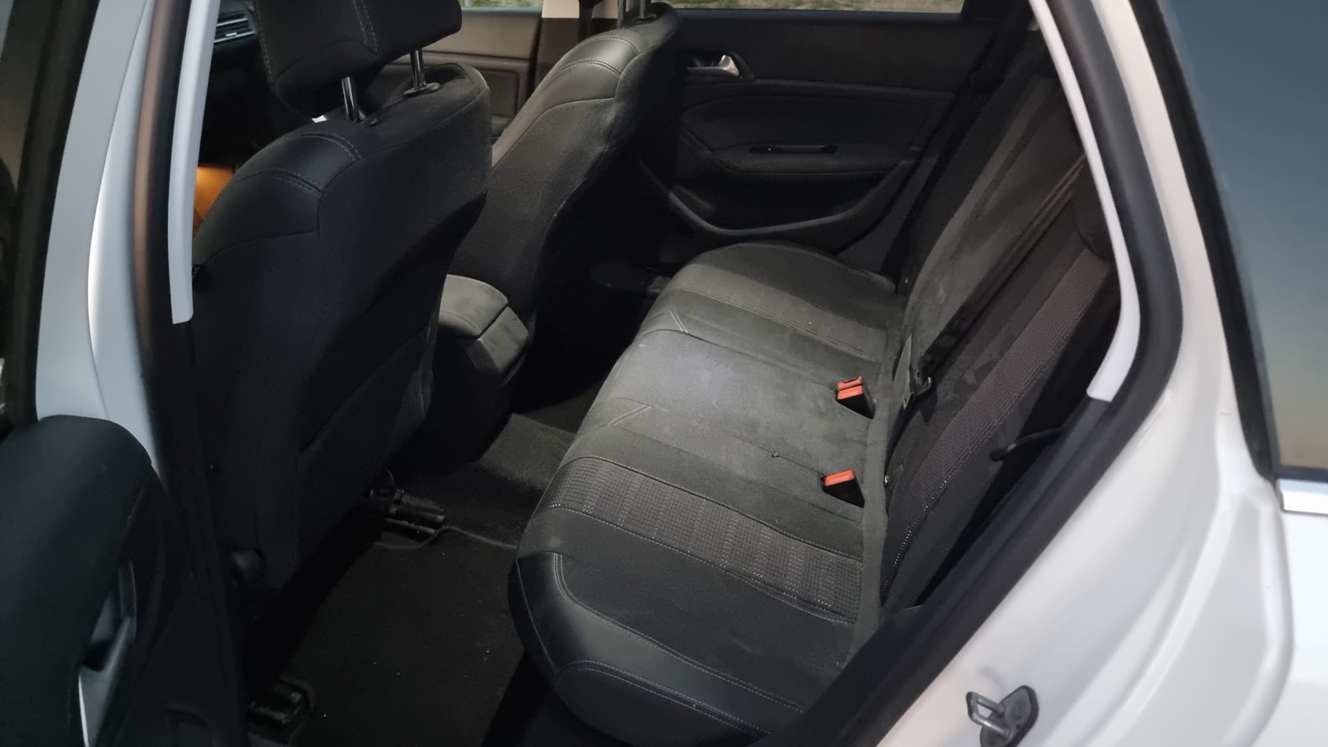 PEUGEOT 308 SW 1.5 BlueHDI Active Pack EAT8-image-5
