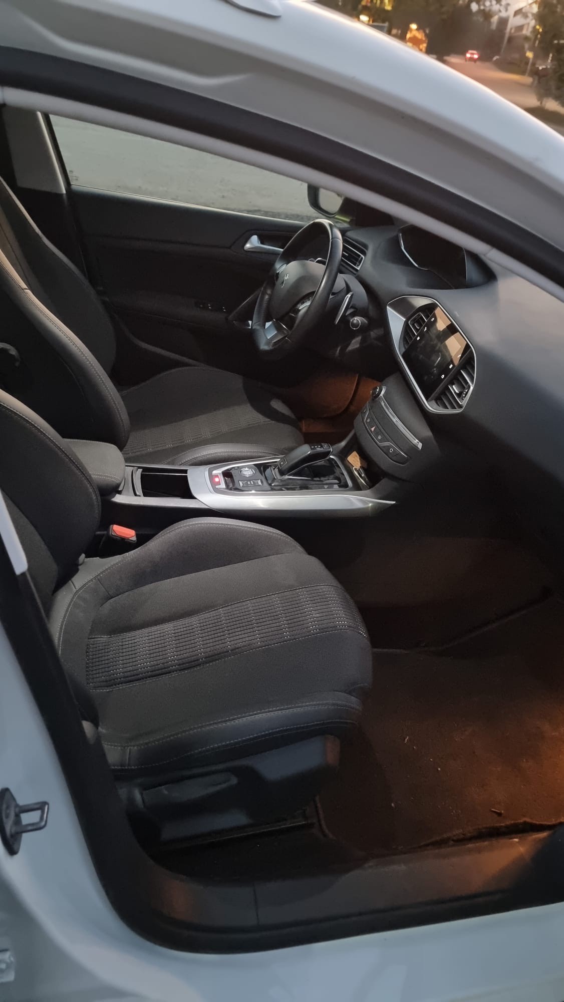 PEUGEOT 308 SW 1.5 BlueHDI Active Pack EAT8-image-6