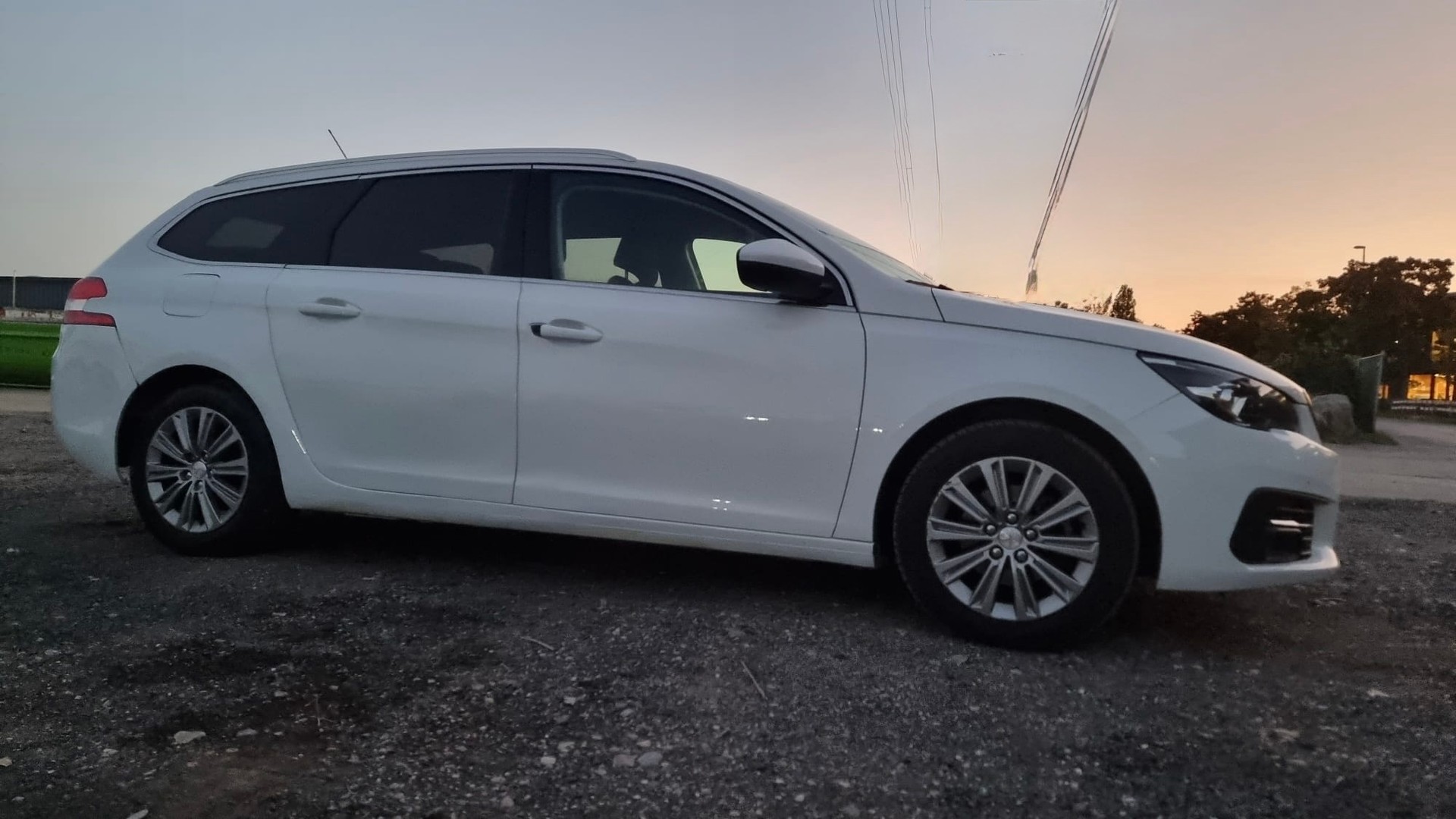 PEUGEOT 308 SW 1.5 BlueHDI Active Pack EAT8-image-9