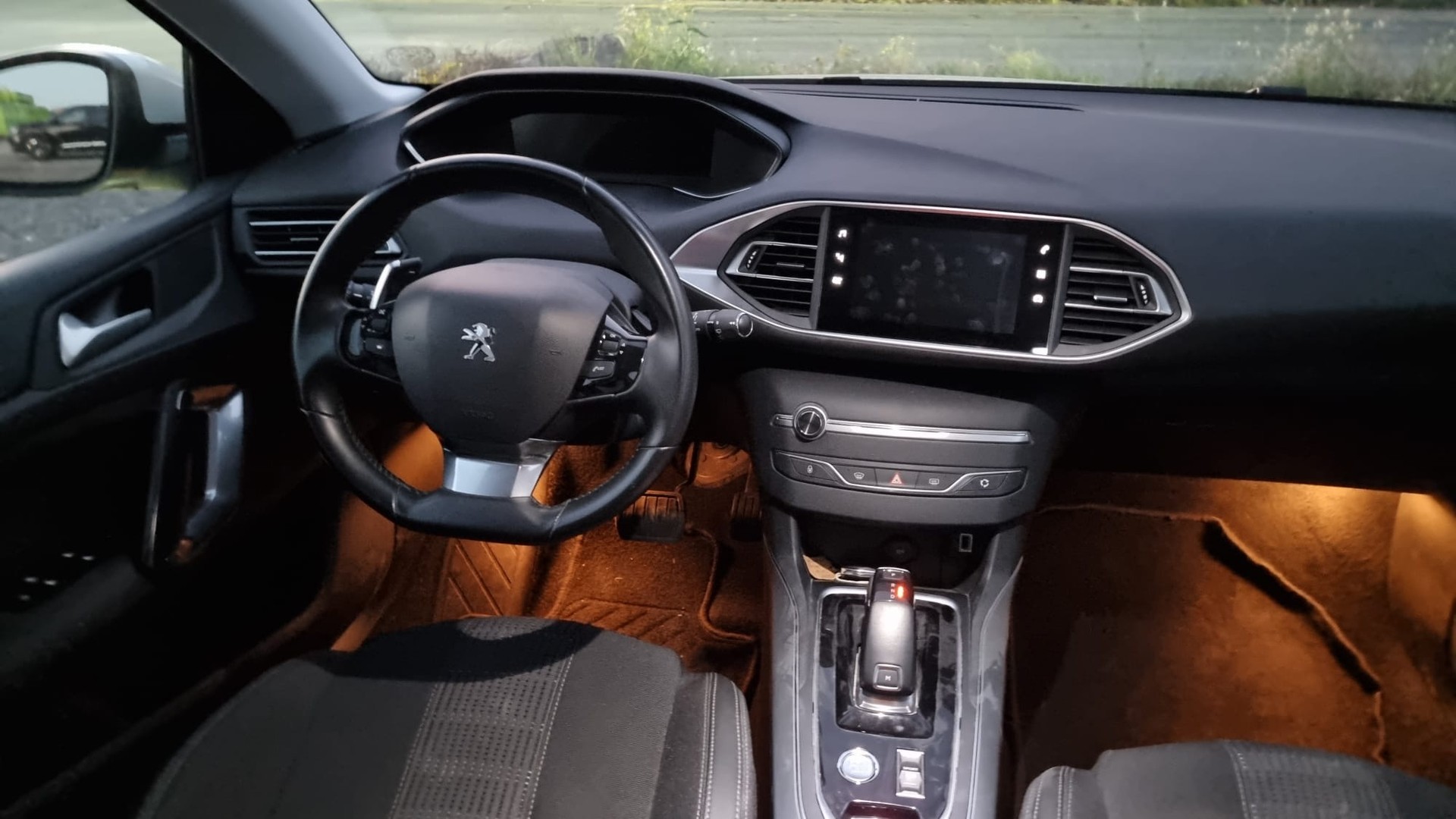 PEUGEOT 308 SW 1.5 BlueHDI Active Pack EAT8-image-10