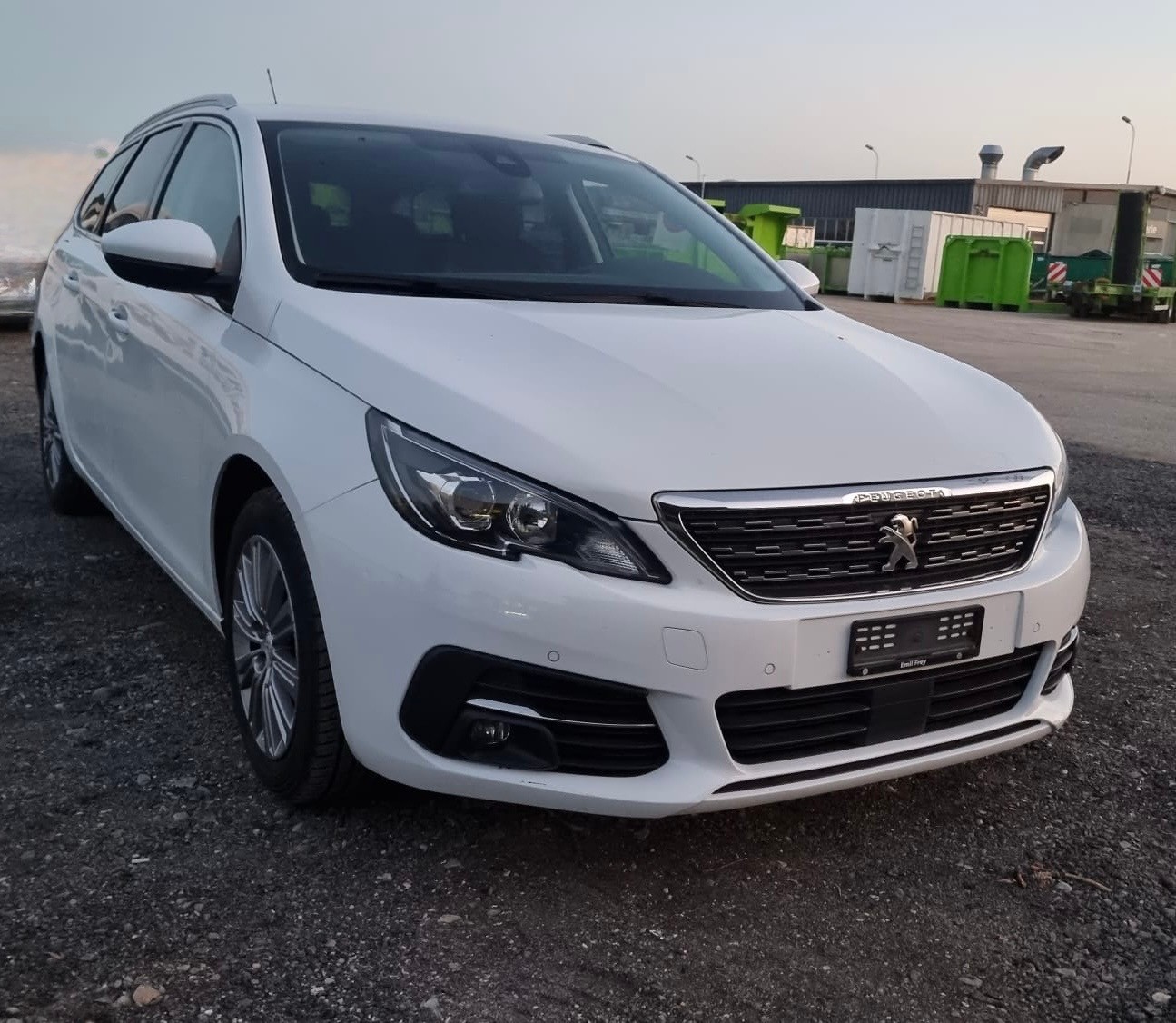 PEUGEOT 308 SW 1.5 BlueHDI Active Pack EAT8-image-3