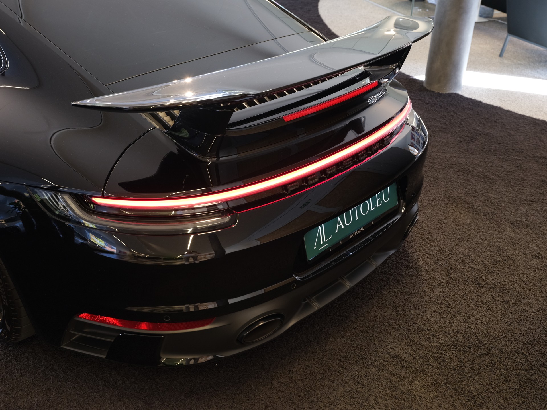 PORSCHE 911 Carrera GTS PDK-image-13