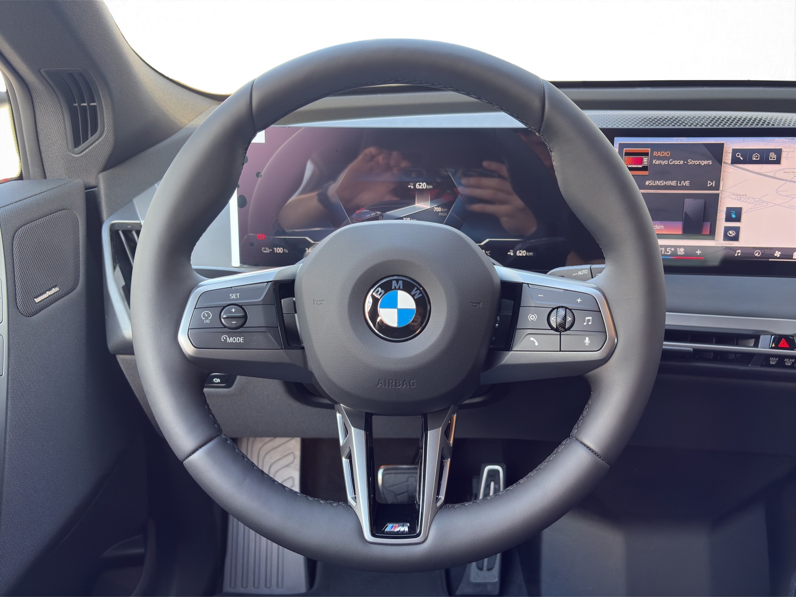 BMW iX xDrive60-image-10