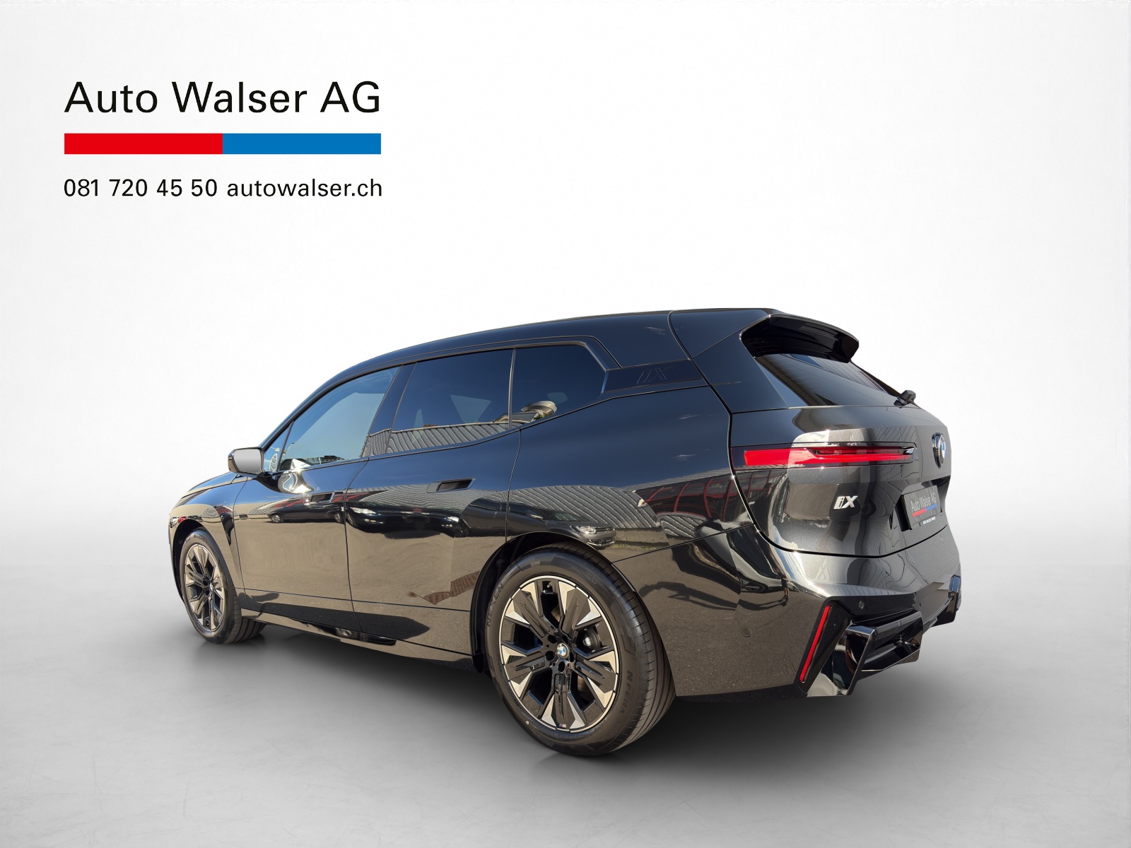 BMW iX xDrive60-image-2