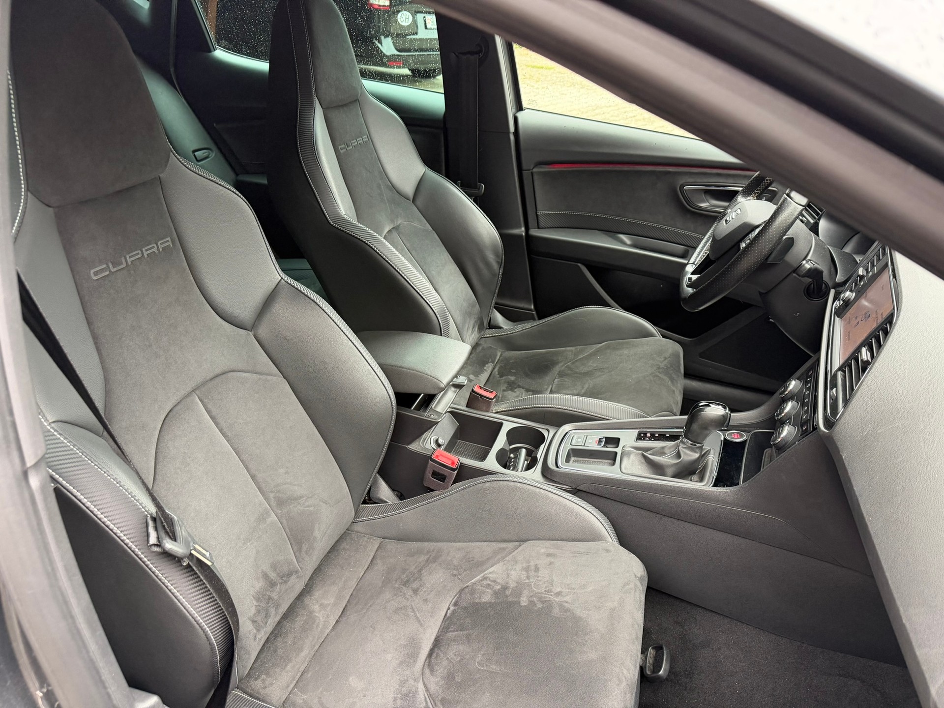SEAT Leon 2.0 TSI Cupra 300 DSG-image-11