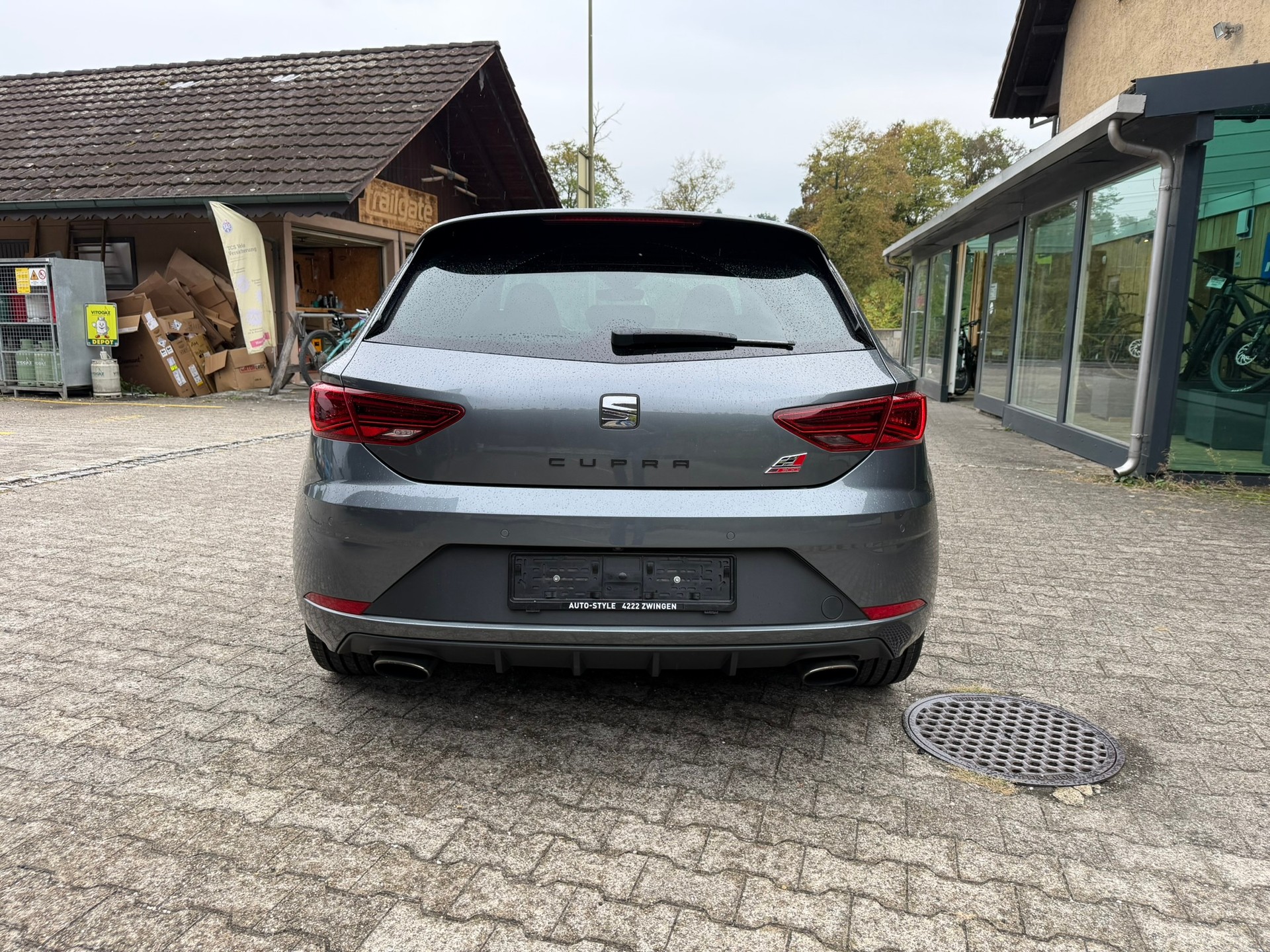 SEAT Leon 2.0 TSI Cupra 300 DSG-image-4