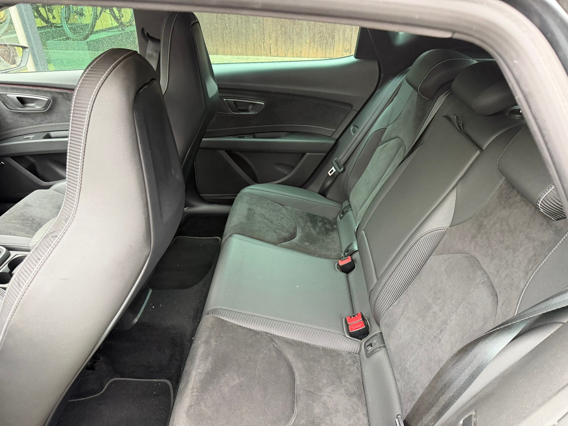 SEAT Leon 2.0 TSI Cupra 300 DSG-image-10