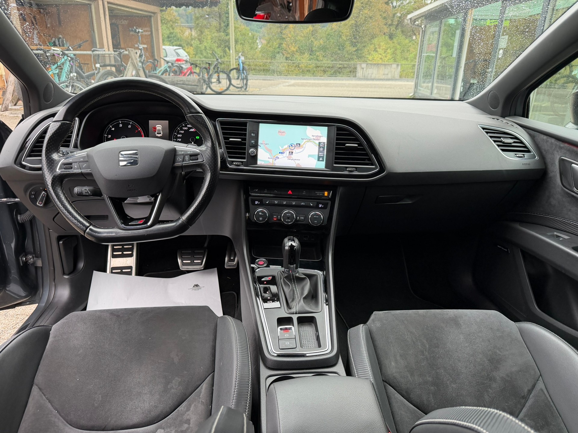 SEAT Leon 2.0 TSI Cupra 300 DSG-image-6