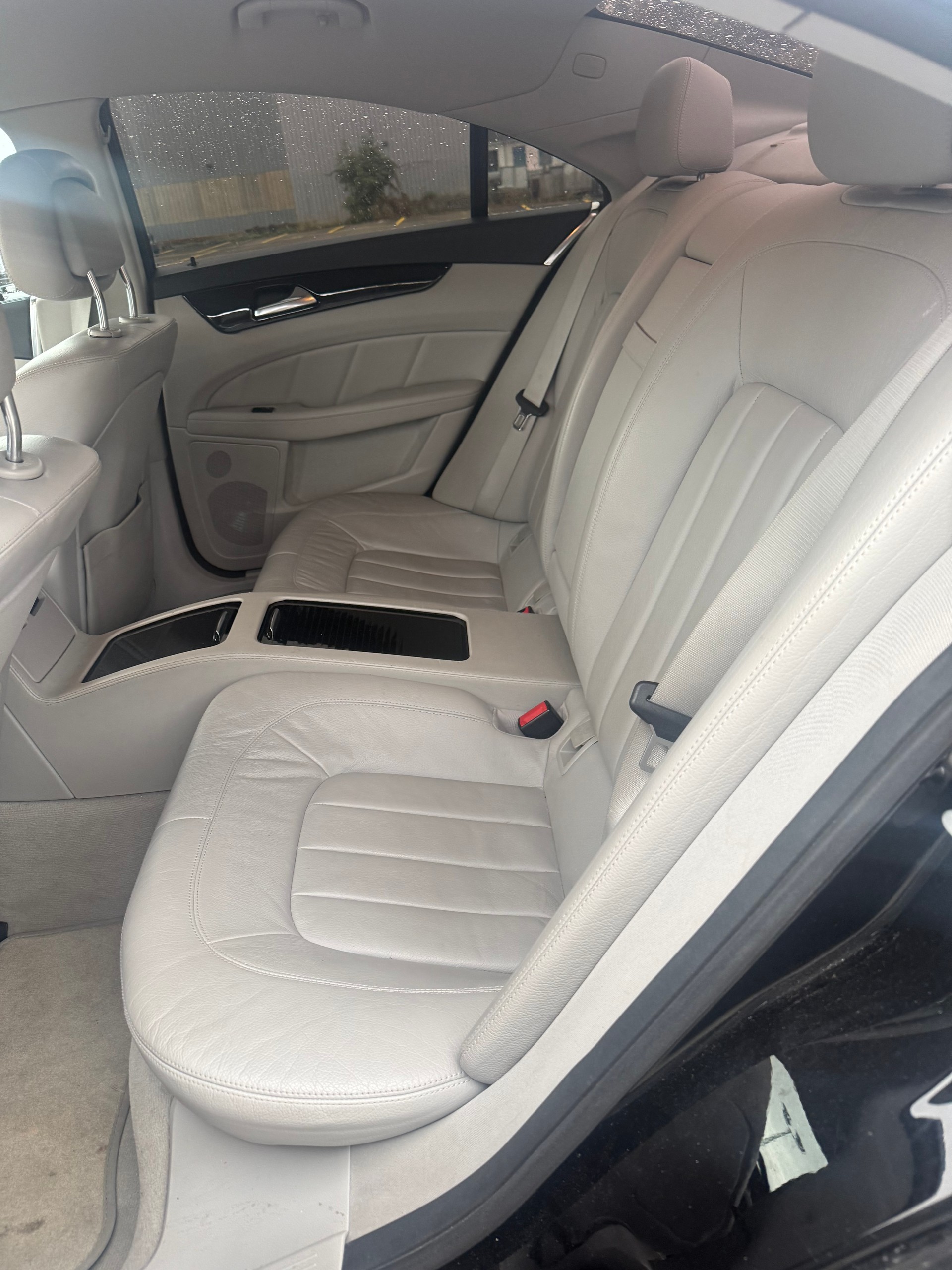 MERCEDES-BENZ CLS 350 CDI 4Matic 7G-Tronic-image-8