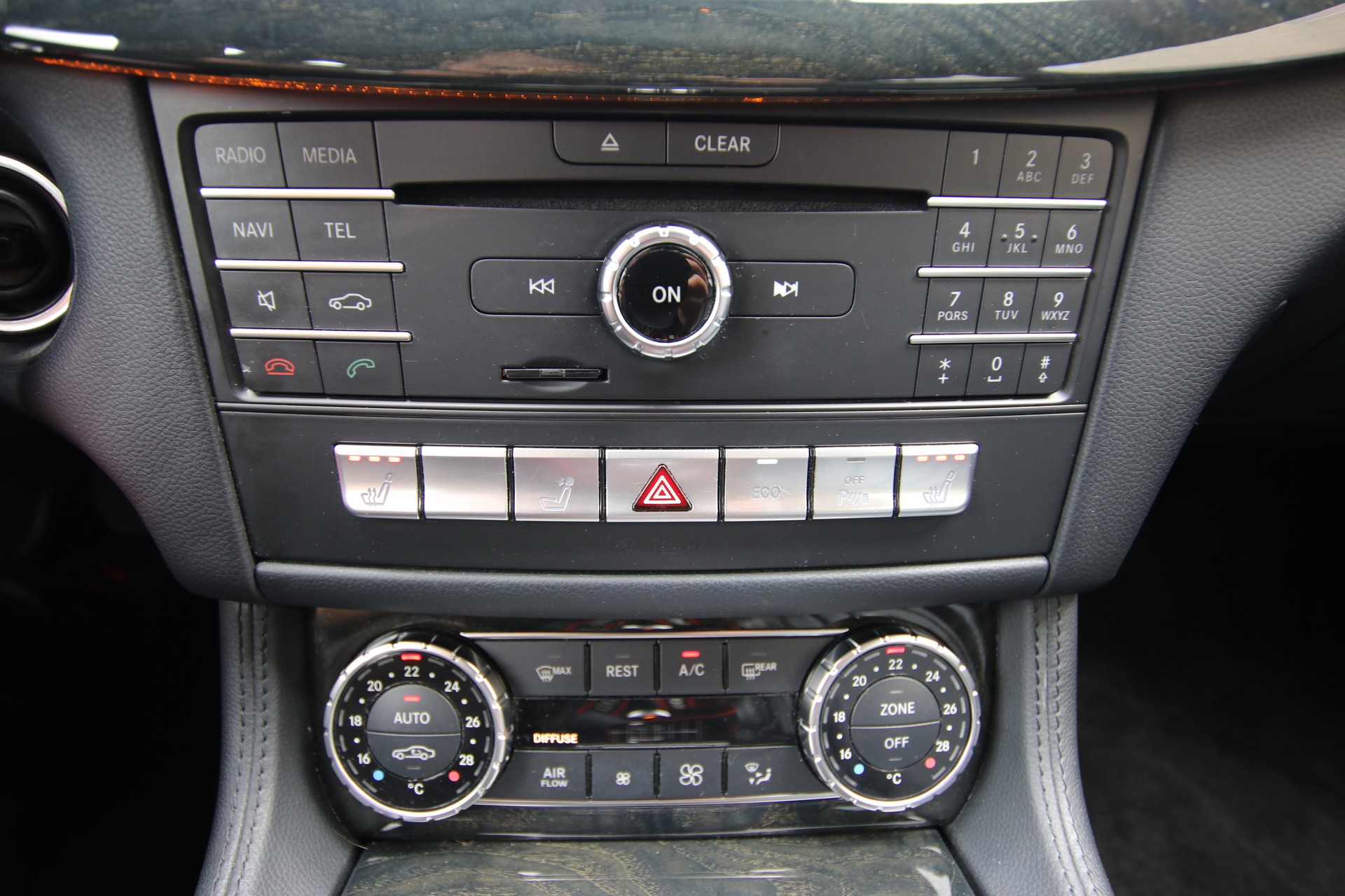 MERCEDES-BENZ CLS Shooting Brake 350 BlueTEC 4Matic 7G-Tronic-image-26