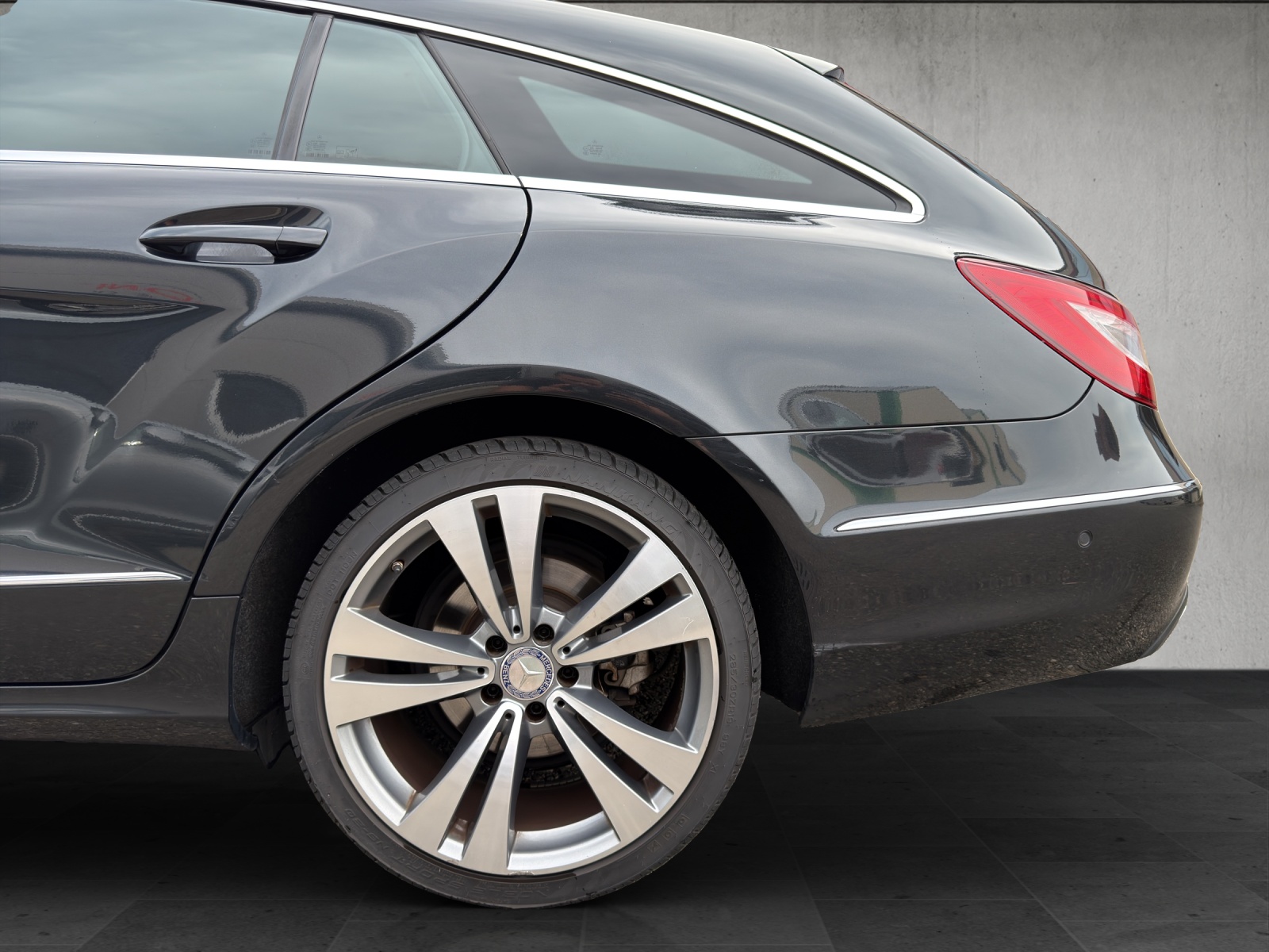 MERCEDES-BENZ CLS Shooting Brake 350 BlueTEC 4Matic 7G-Tronic-image-8