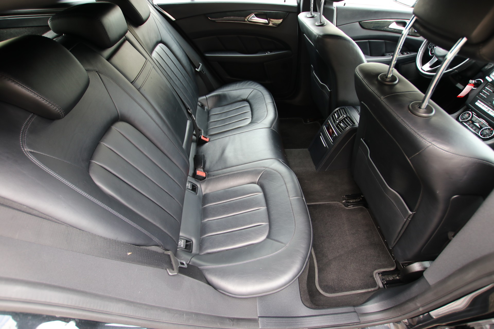 MERCEDES-BENZ CLS Shooting Brake 350 BlueTEC 4Matic 7G-Tronic-image-14