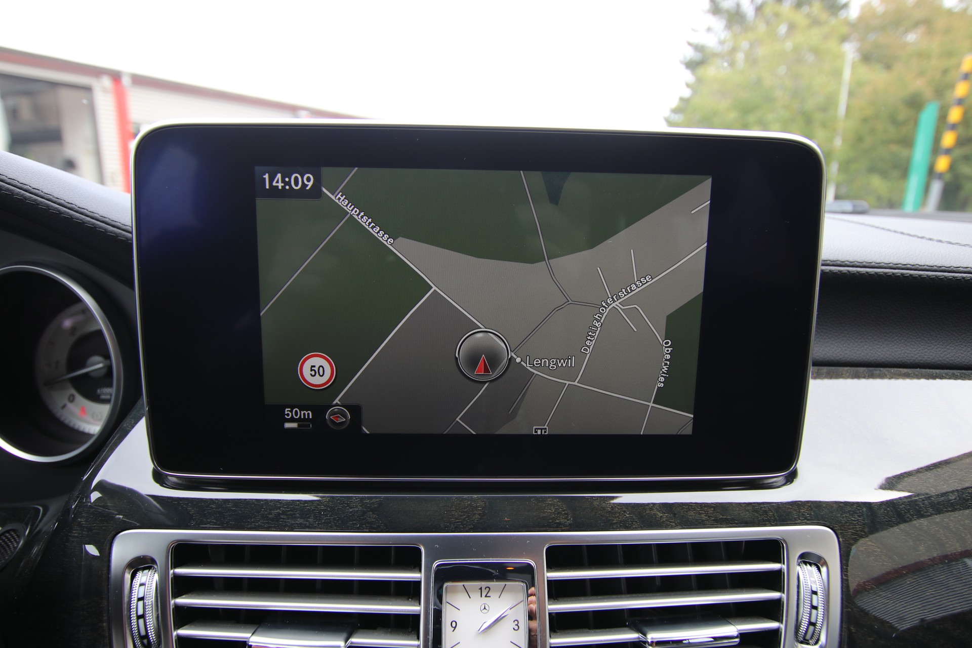 MERCEDES-BENZ CLS Shooting Brake 350 BlueTEC 4Matic 7G-Tronic-image-17