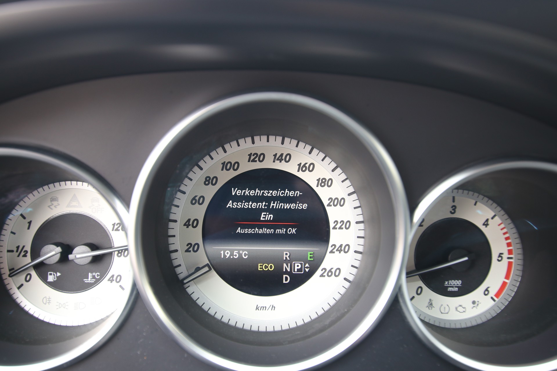 MERCEDES-BENZ CLS Shooting Brake 350 BlueTEC 4Matic 7G-Tronic-image-20