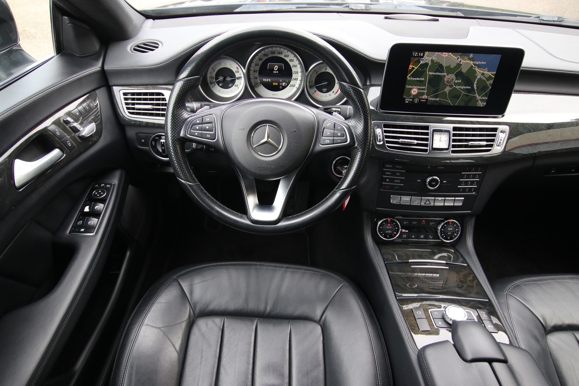 MERCEDES-BENZ CLS Shooting Brake 350 BlueTEC 4Matic 7G-Tronic-image-10
