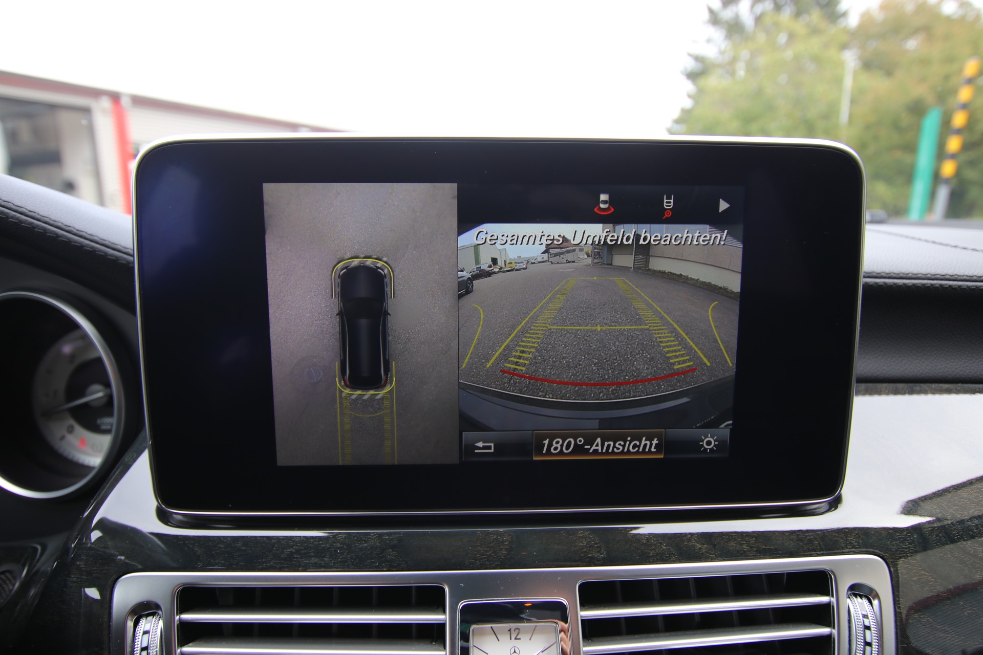 MERCEDES-BENZ CLS Shooting Brake 350 BlueTEC 4Matic 7G-Tronic-image-16