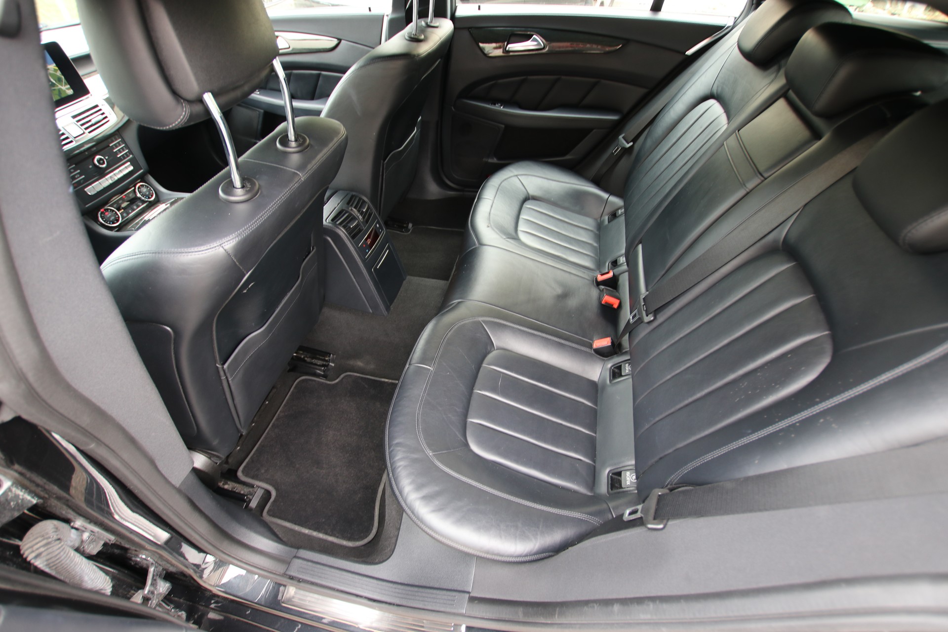 MERCEDES-BENZ CLS Shooting Brake 350 BlueTEC 4Matic 7G-Tronic-image-13