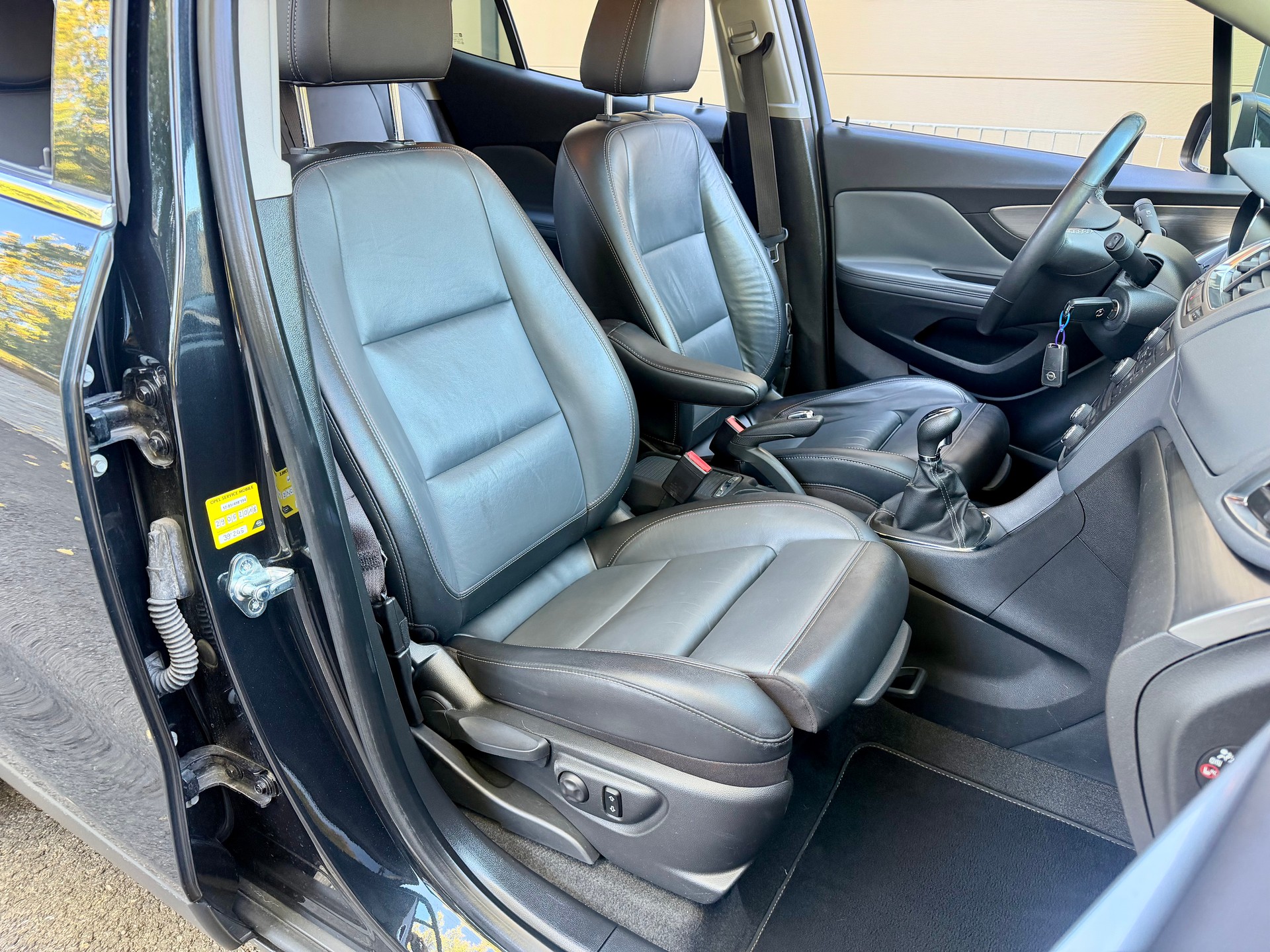 OPEL Mokka X 1.4i 16V Turbo Excellence 4WD - Lederausstattung - Ab MFK 05.2026 - 1 Jahr Quality1 Garantie - 8-fach Alu --image-4