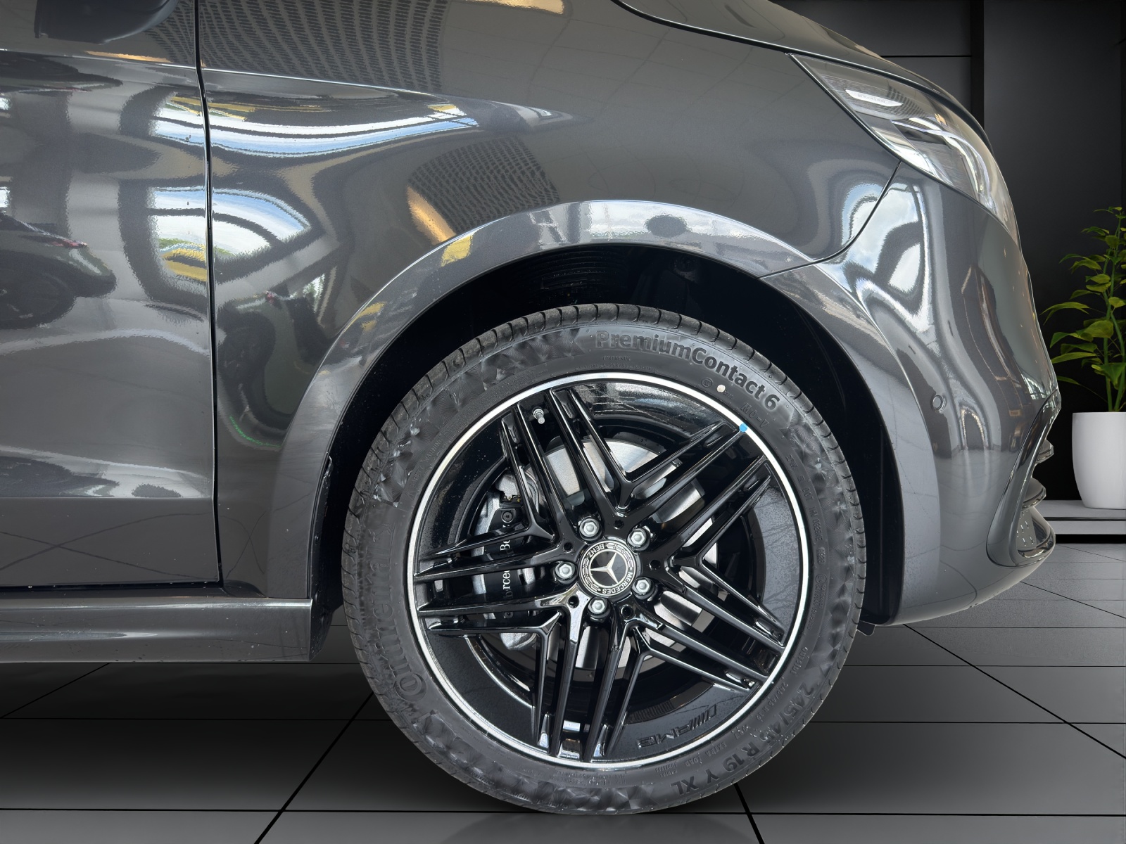 MERCEDES-BENZ V 300 d Édition Suisse EXCLUSIVE 4x4-image-4