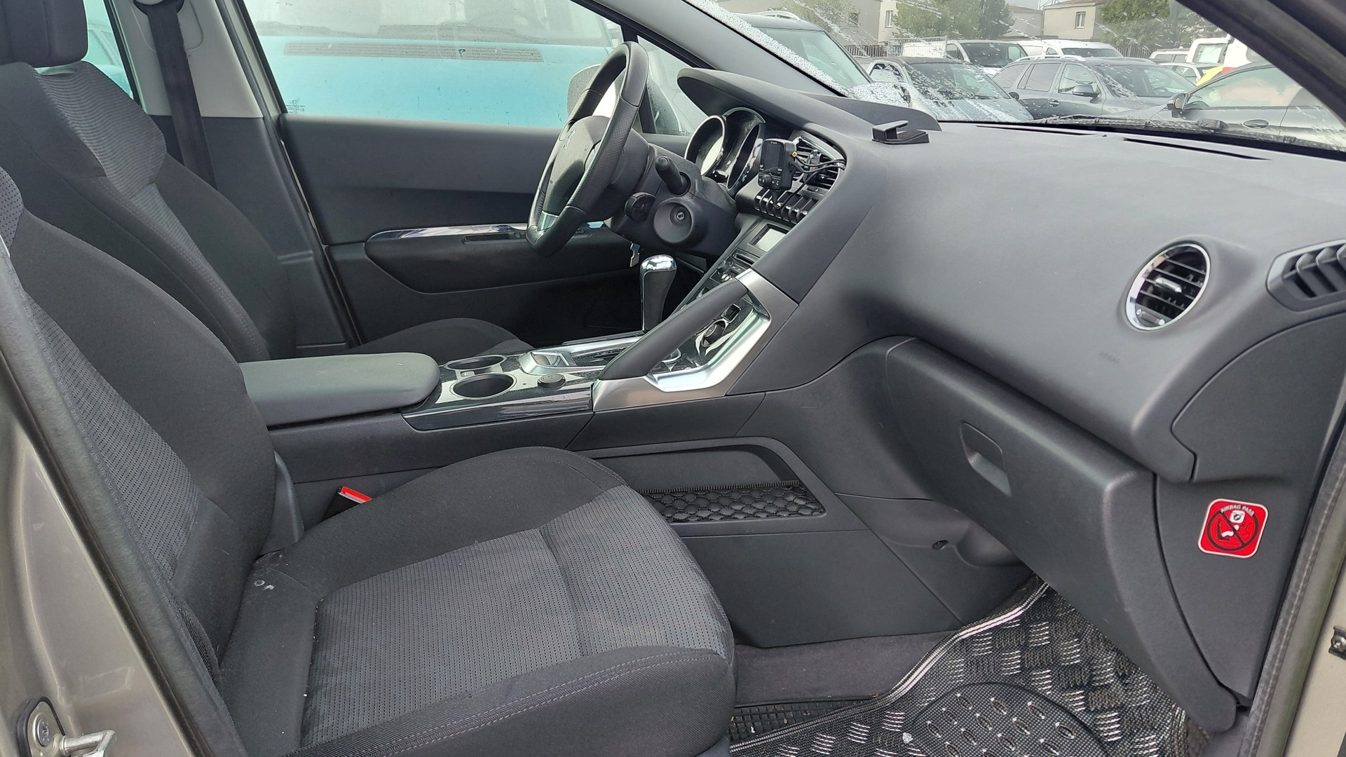 PEUGEOT 3008 1.6 16V T Platinum Tiptronic-image-10