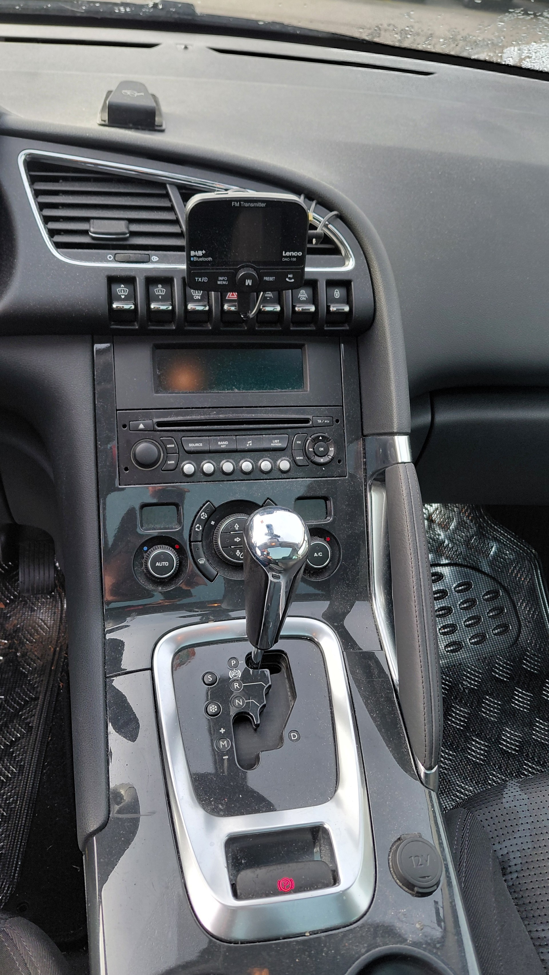 PEUGEOT 3008 1.6 16V T Platinum Tiptronic-image-11