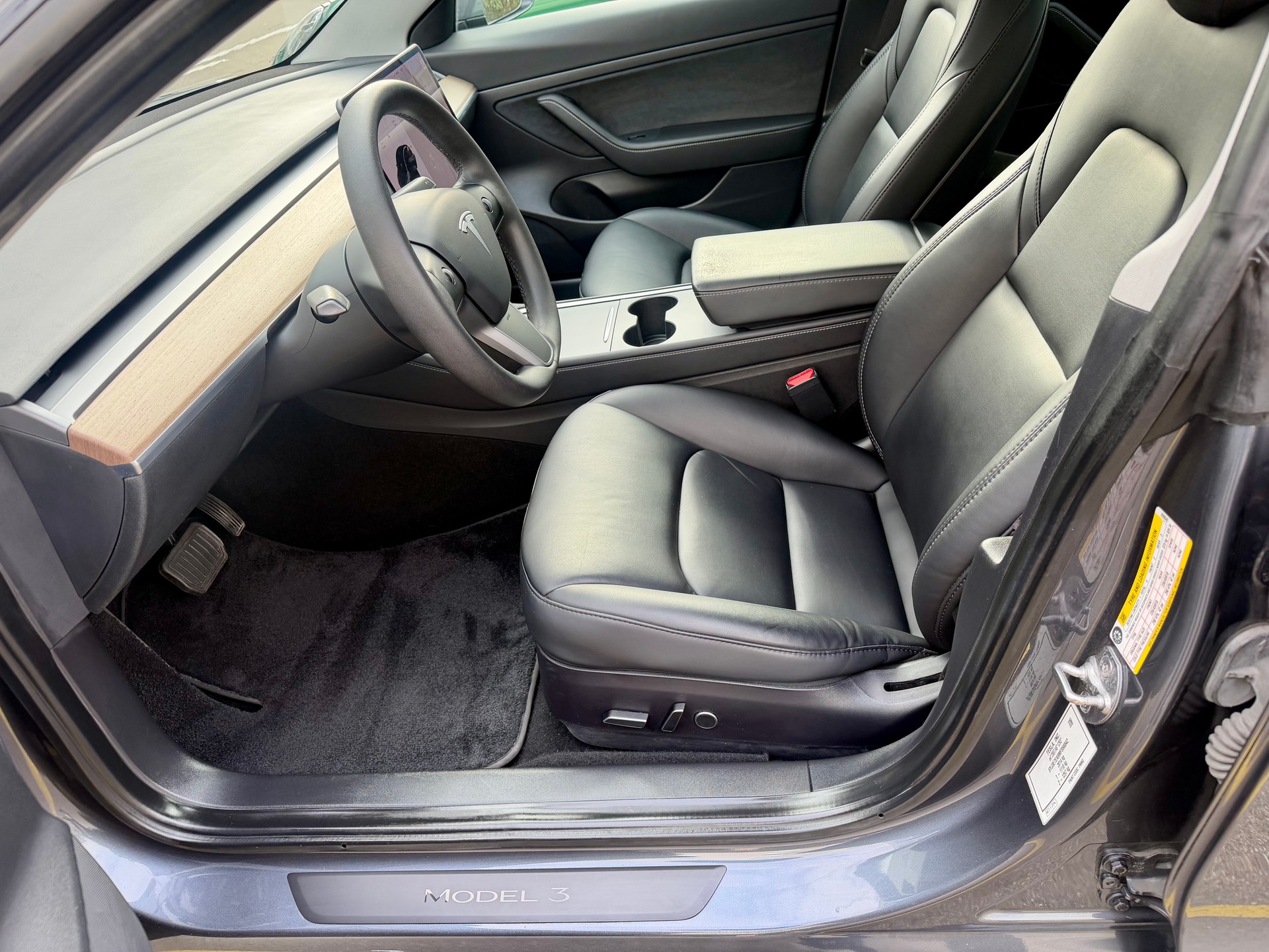 TESLA Model 3 - Frisch ab MFK --image-6