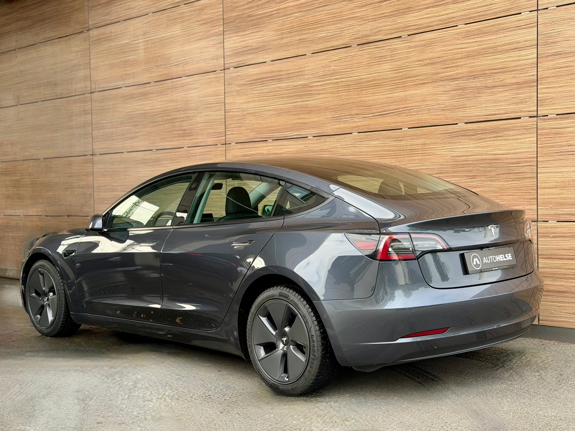 TESLA Model 3 - Frisch ab MFK --image-4
