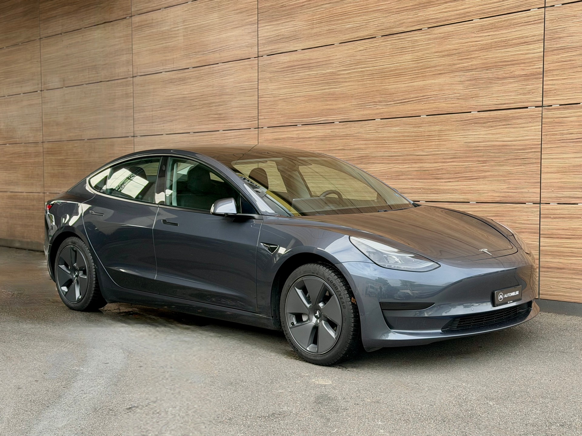 TESLA Model 3 - Frisch ab MFK --image-1