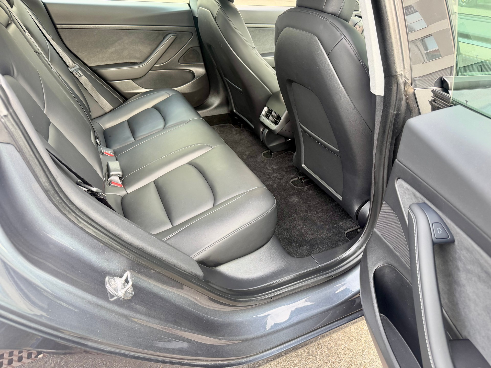 TESLA Model 3 - Frisch ab MFK --image-8
