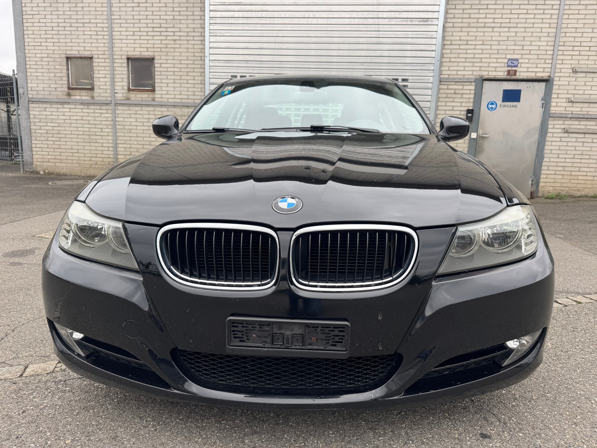 BMW 318i Dynamic Edition Steptronic-image-9
