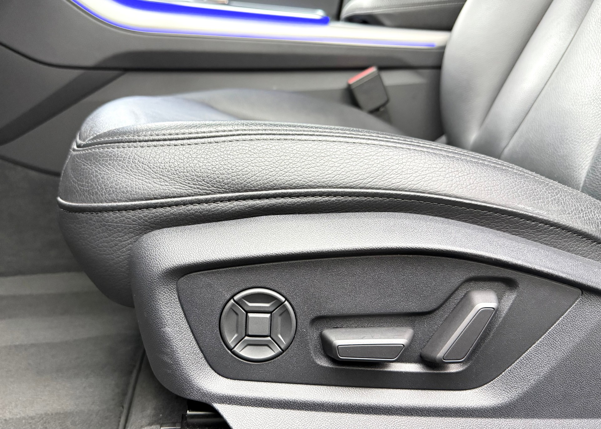 AUDI Q7 50 TDI quattro S Line tiptronic Komplett LEDER-image-17