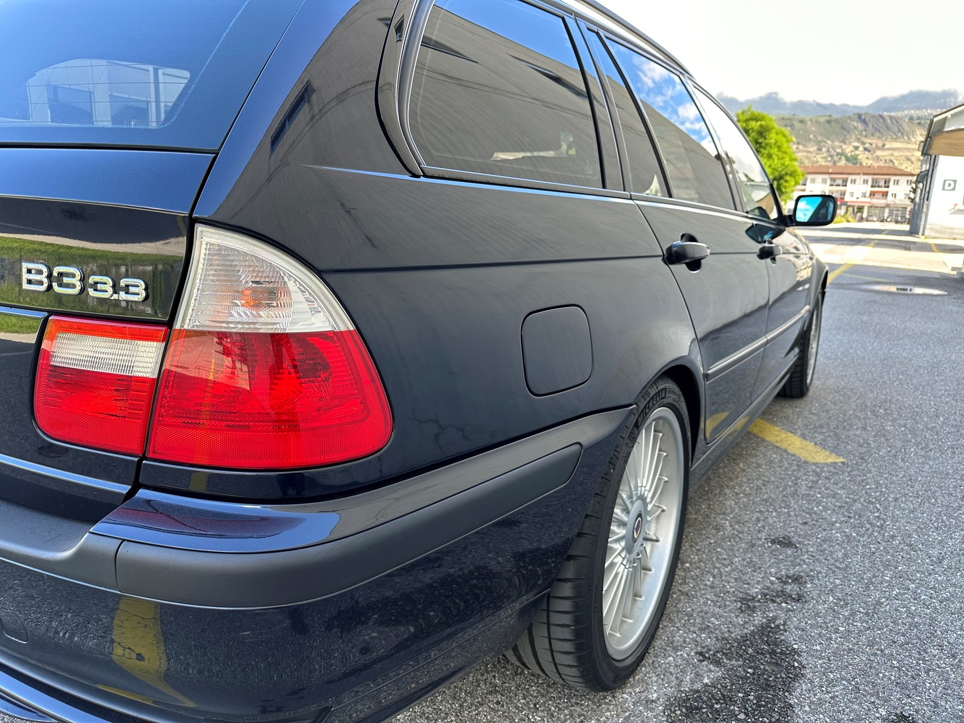 BMW-ALPINA B3 3.3 X Touring S.Tronic-image-11