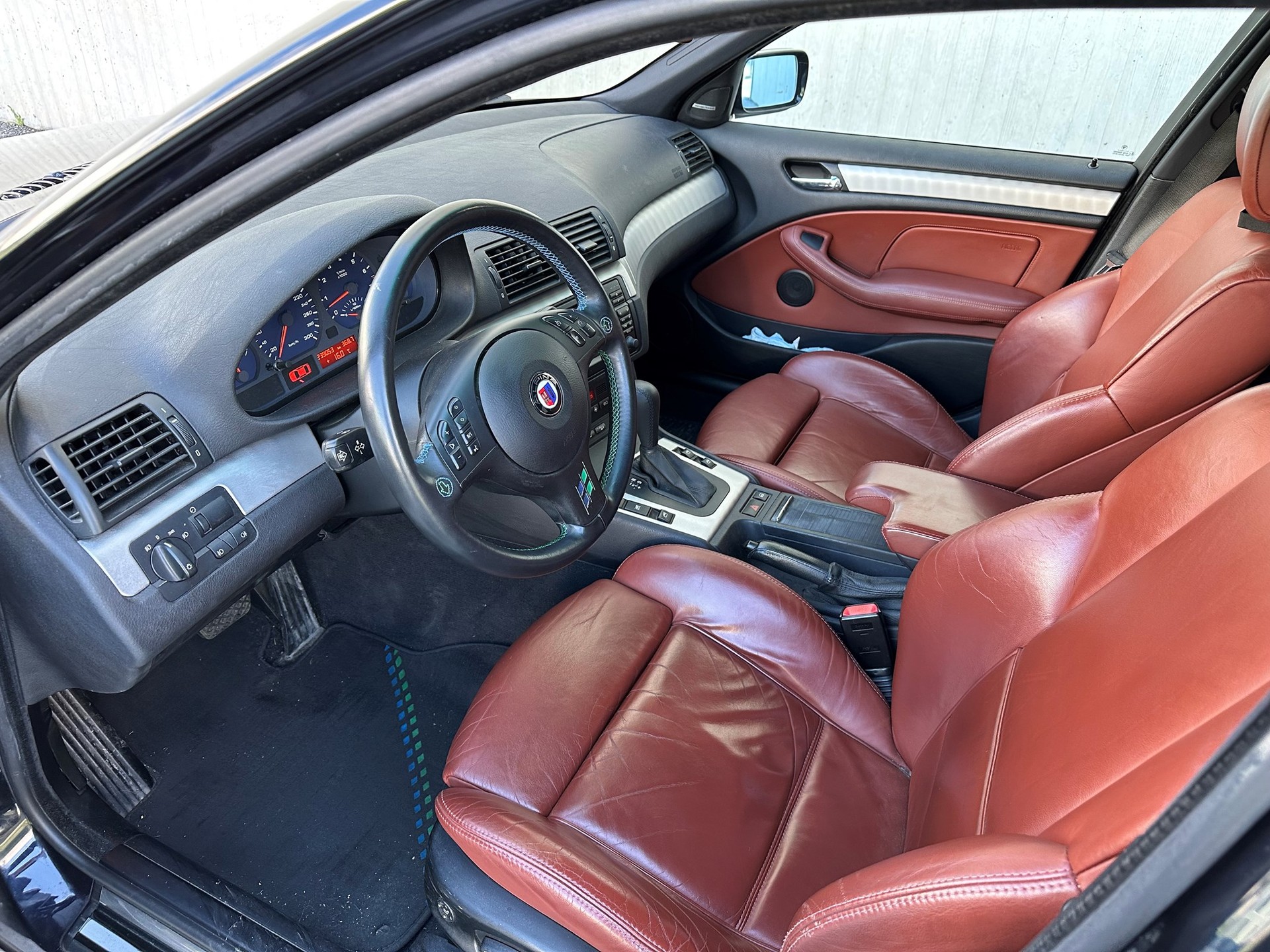 BMW-ALPINA B3 3.3 X Touring S.Tronic-image-17