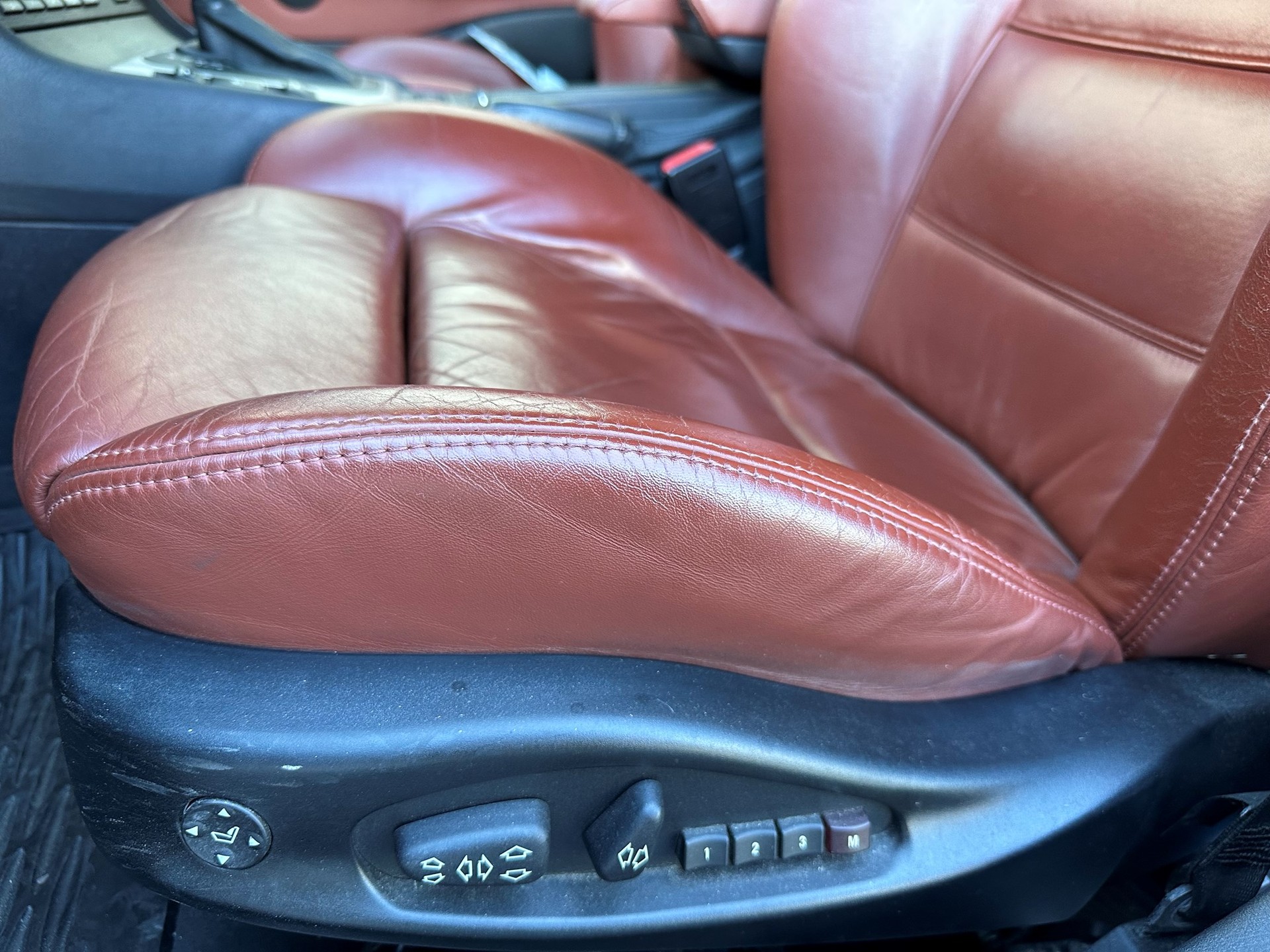 BMW-ALPINA B3 3.3 X Touring S.Tronic-image-19