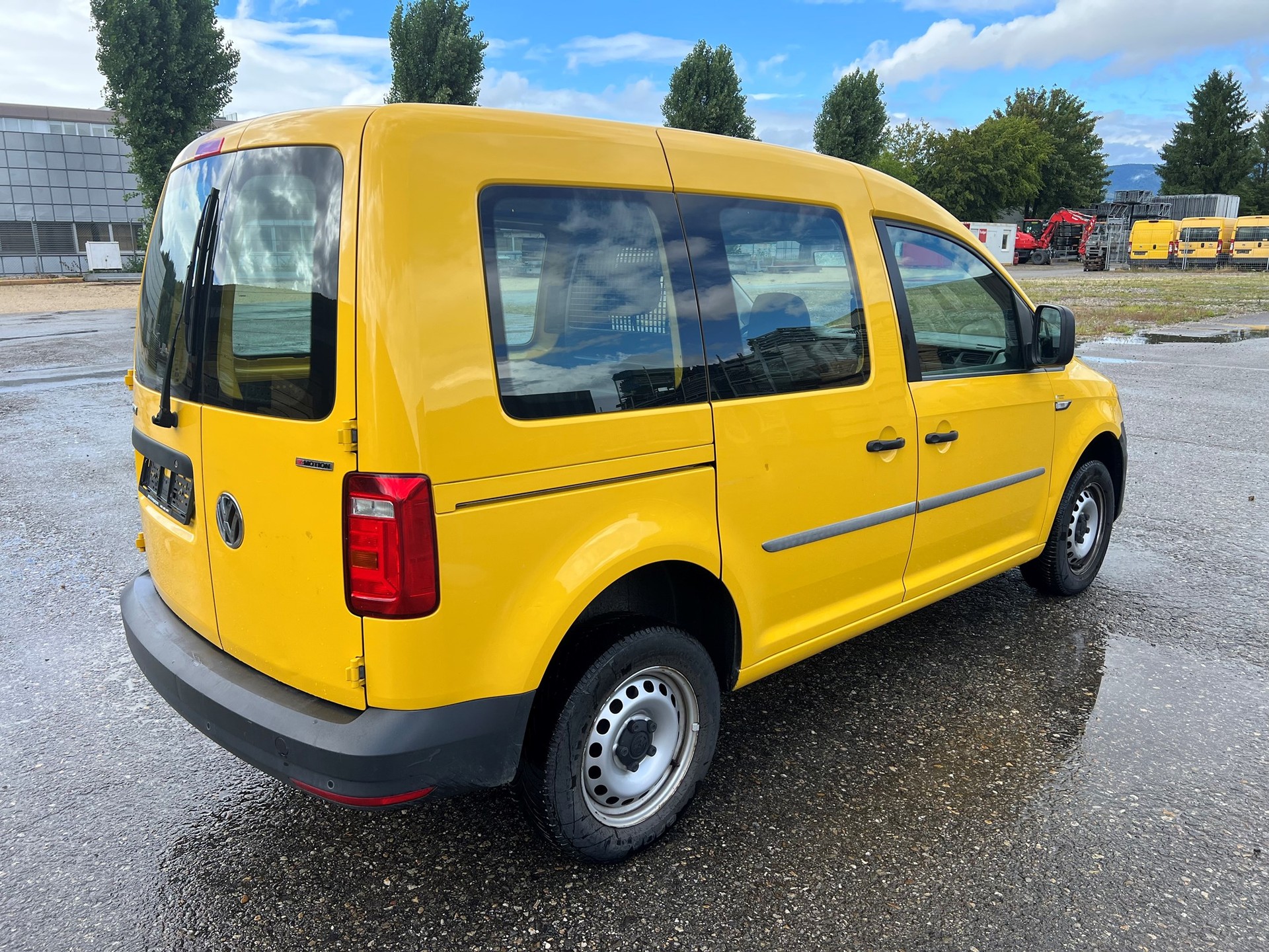 VW CADDY 4 2.0D 4 MOTION-image-2