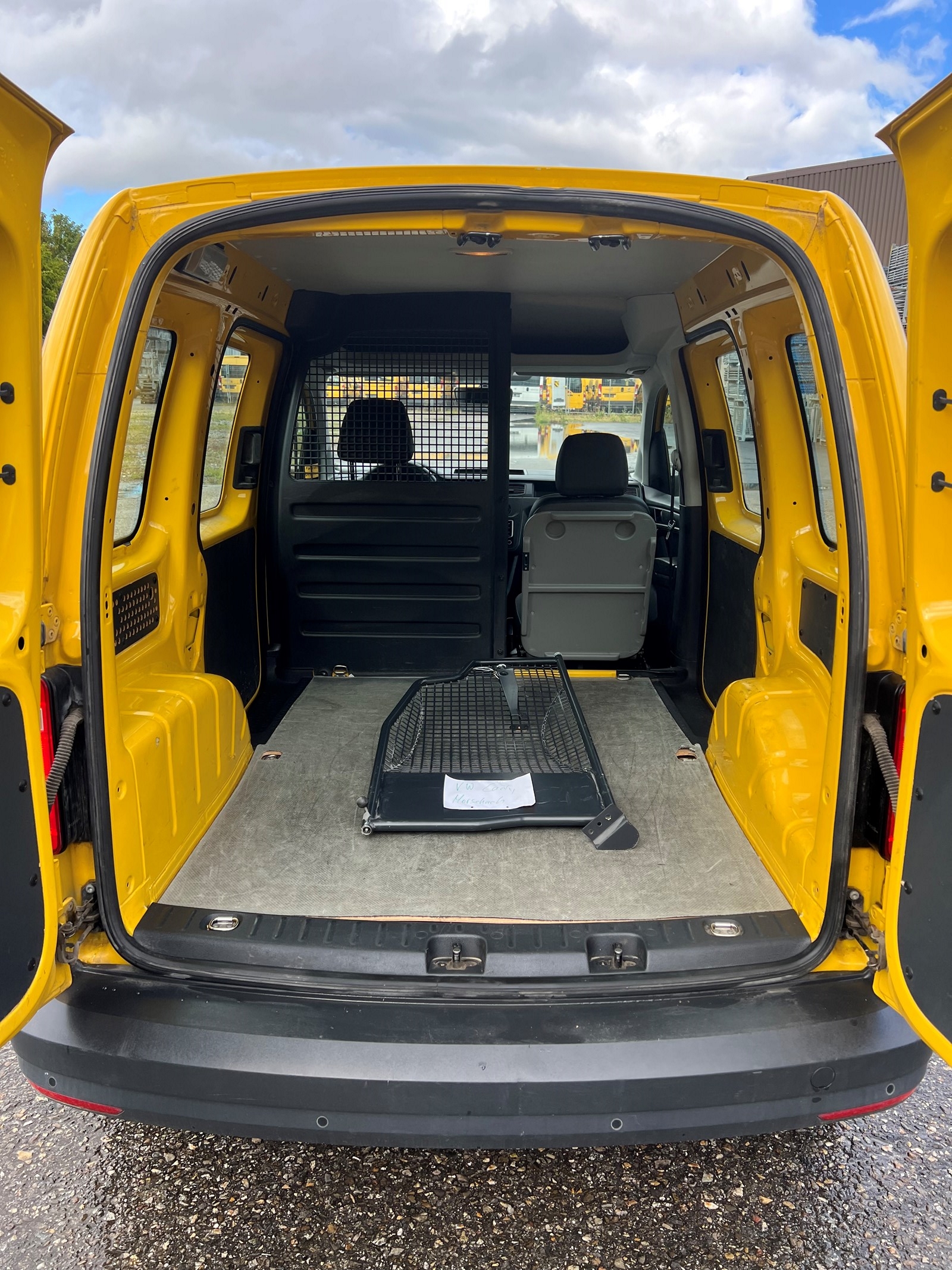 VW CADDY 4 2.0D 4 MOTION-image-5
