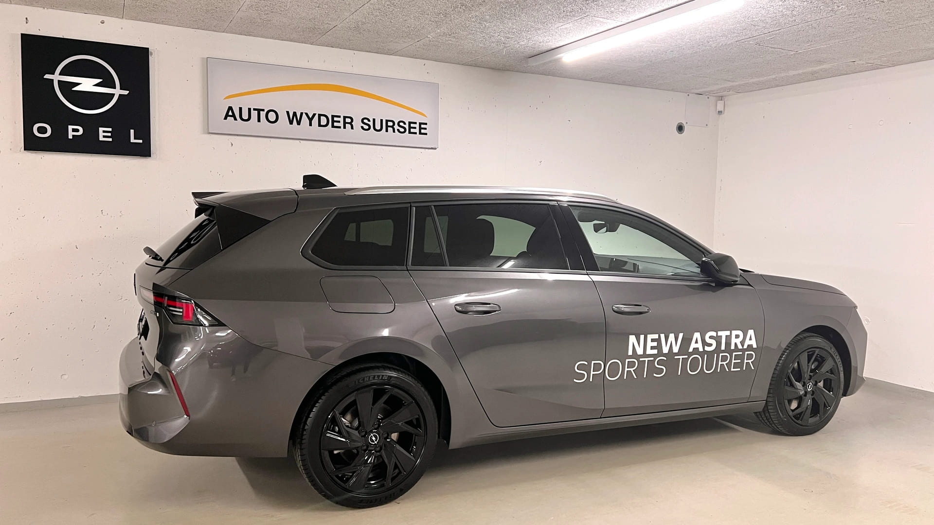 OPEL Astra Sports Tourer 1.6 T PHEV 180 Swiss Plus-image-5
