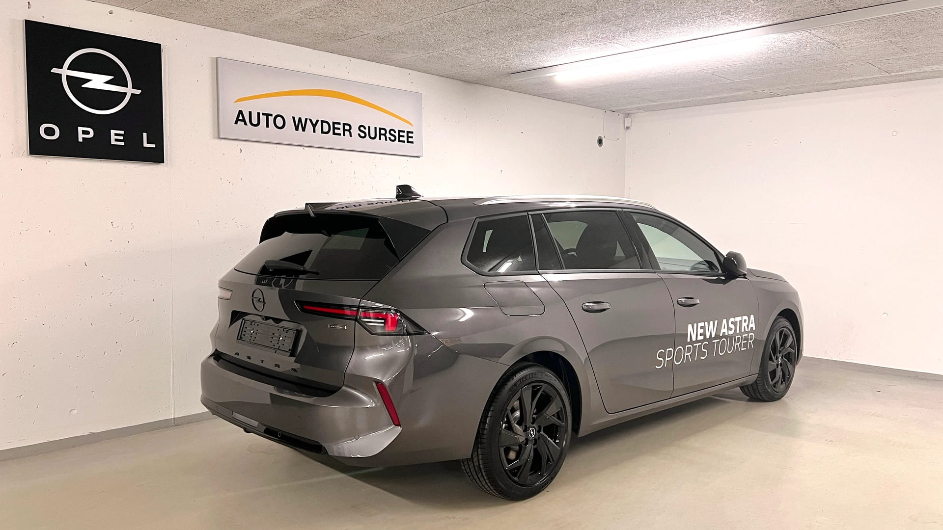 OPEL Astra Sports Tourer 1.6 T PHEV 180 Swiss Plus-image-4