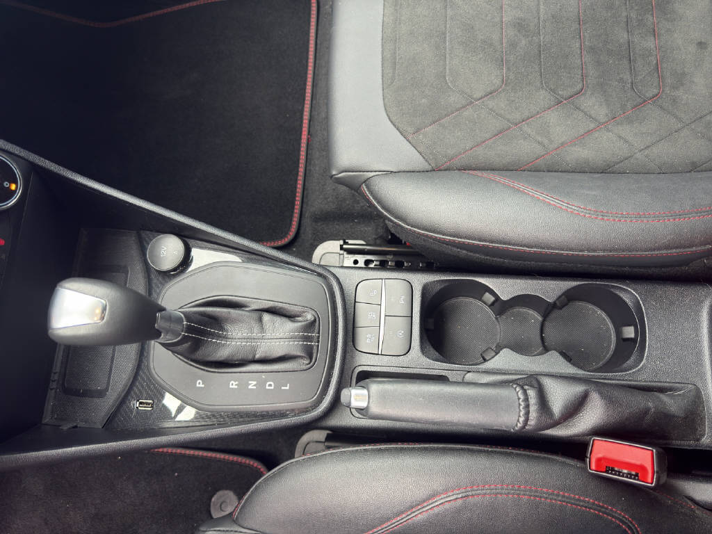 FORD Fiesta 1.0 EcoB Hybrid ST-Line X-image-6
