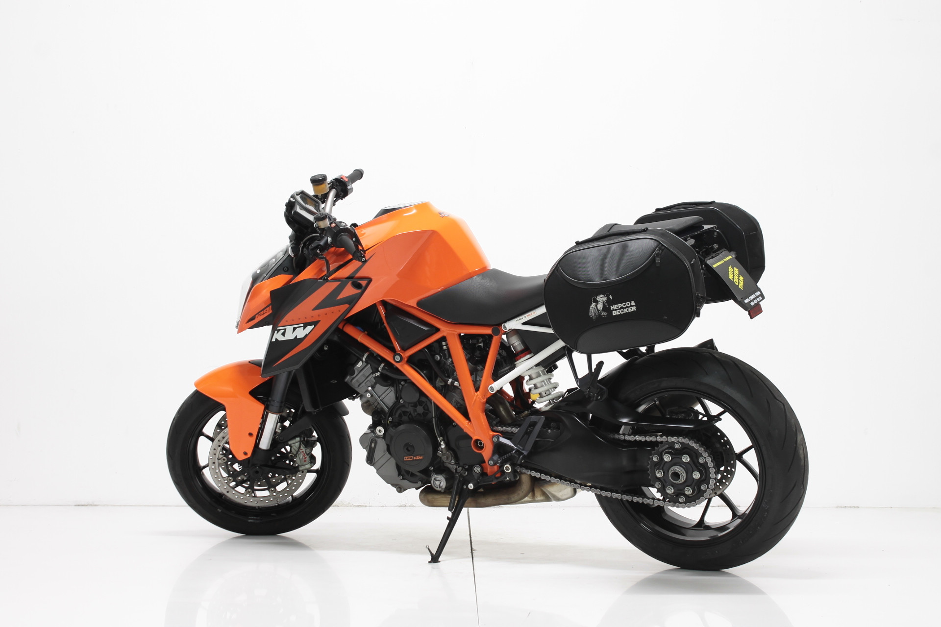 KTM 1290 Super Duke R-showroom-element-1