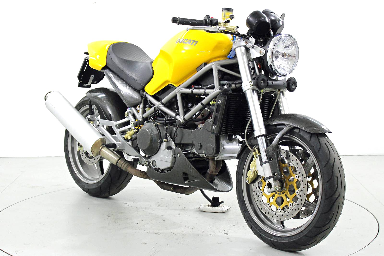 DUCATI MONSTER 916-showroom-element-1