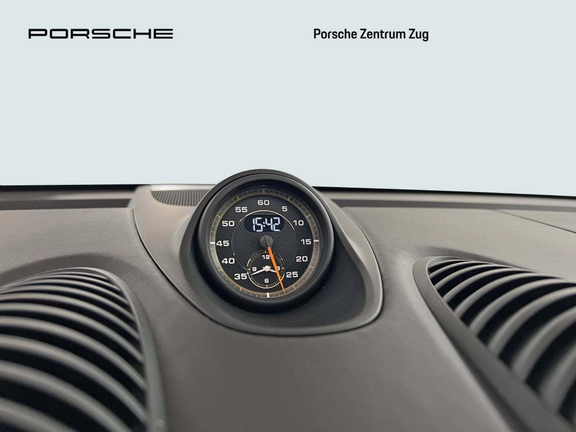 PORSCHE 718 Cayman GT4-image-23