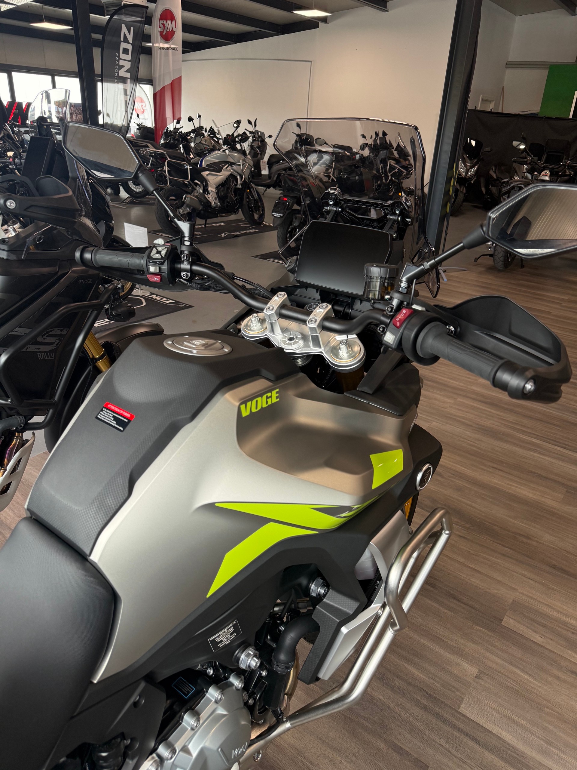 VOGE 900 DSX-image-9